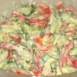 paprika gurken salat mit joghurt