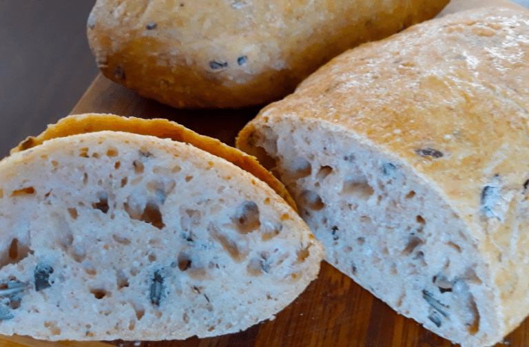 Luftiges, weiches und knuspriges selbstgemachtes Brot