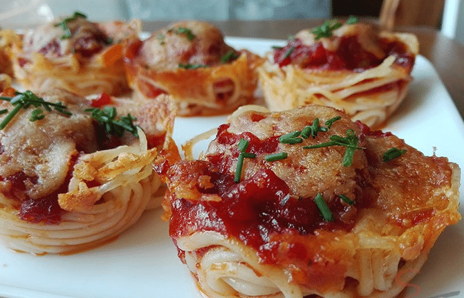 Spaghetti-Häppchen mit Parmesan