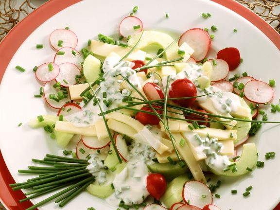 Radieschen Käse Salat