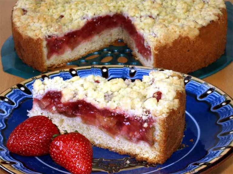 Erdbeer-Rhabarber Kuchen