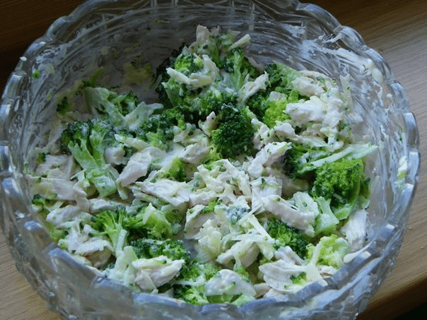 Brokkoli-Hähnchen-Salat