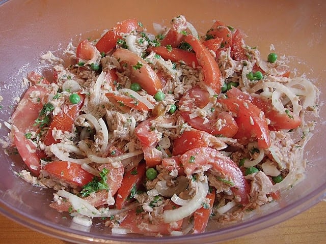 Leichter und leckerer Thunfisch – Tomaten – Salat – fettarm, schnelle Zubereitung