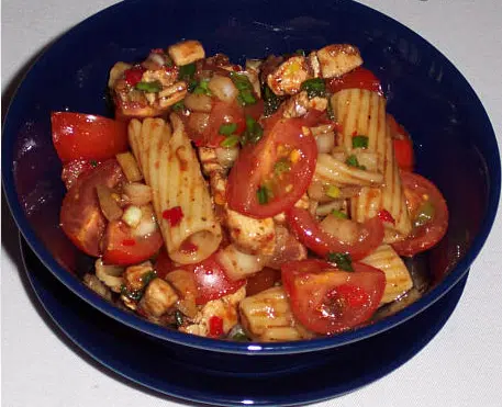 Gabys scharfer Nudelsalat