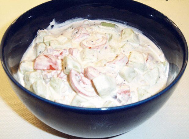 Gurken-Tomaten-Joghurt (indisch)