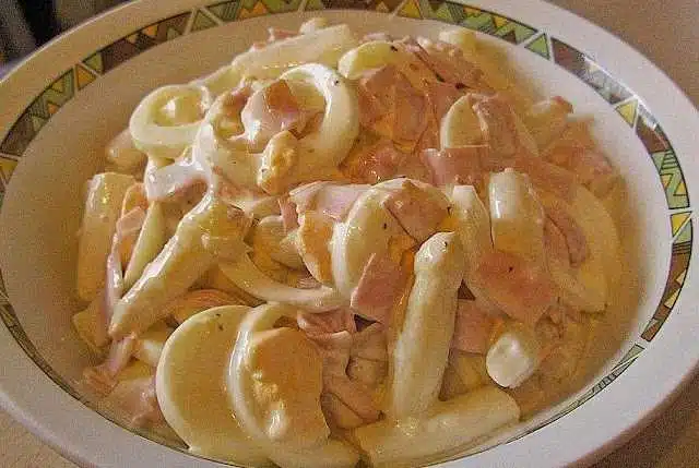Spargelsalat mit Schinken und Ei