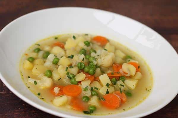 Omas Gemüsesuppe: Ein Rezept voller Wärme und Tradition