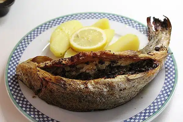 Forelle im Backofen knusprig mit Gemüse