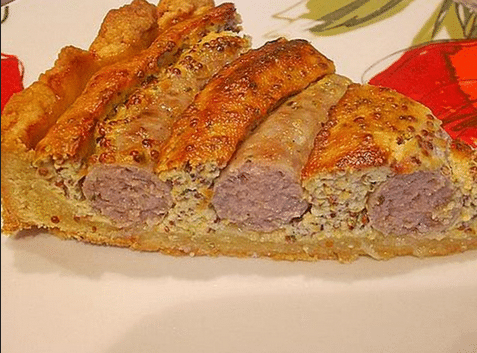 Bratwurst – Torte mit Senfkruste