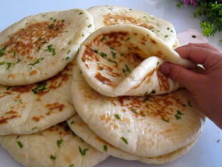 Türkisches Brot: Das leckerste und einfachste Brot, das Sie machen können! Weich und flauschig