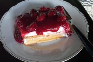 waffelkuchen mit rote grütze