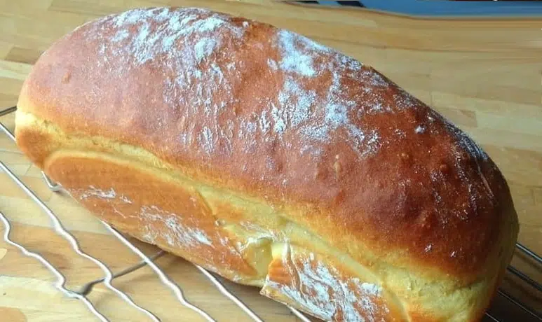 Superzartes Brot mit 4 Zutaten, ein Tassenrezept!