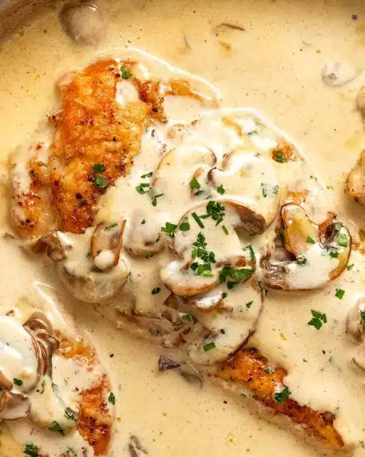 Hähnchenfilets in Champignonrahm