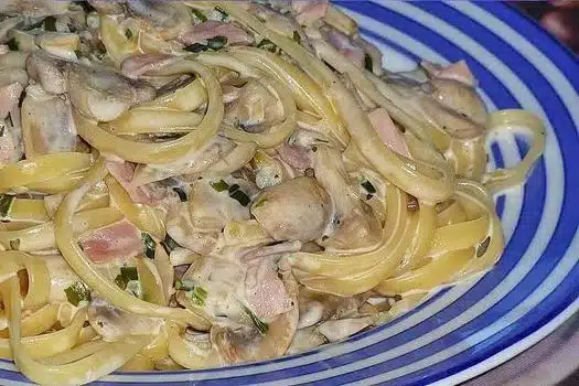 Cremige Spaghetti mit Champignons