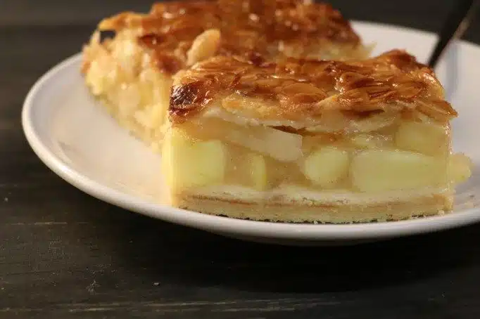 Apfelkuchen trifft Bienenstich