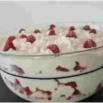 Rezept gefrorene Himbeeren Baiser Sahne Quark