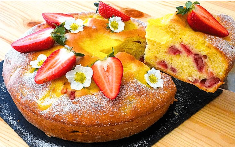 Erdbeer Pudding Biskuitkuchen: Das köstliche und einfache Dessert