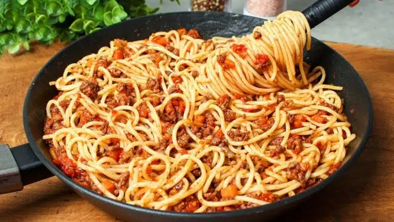 Blitzschnelle Spaghetti Bolognese, viel besser als die Tüten Version