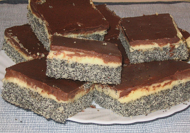 Mohnkuchen mit Vanillecreme und Schoko (leckerer Blechkuchen, schmeckt lecker, gelingt immer)