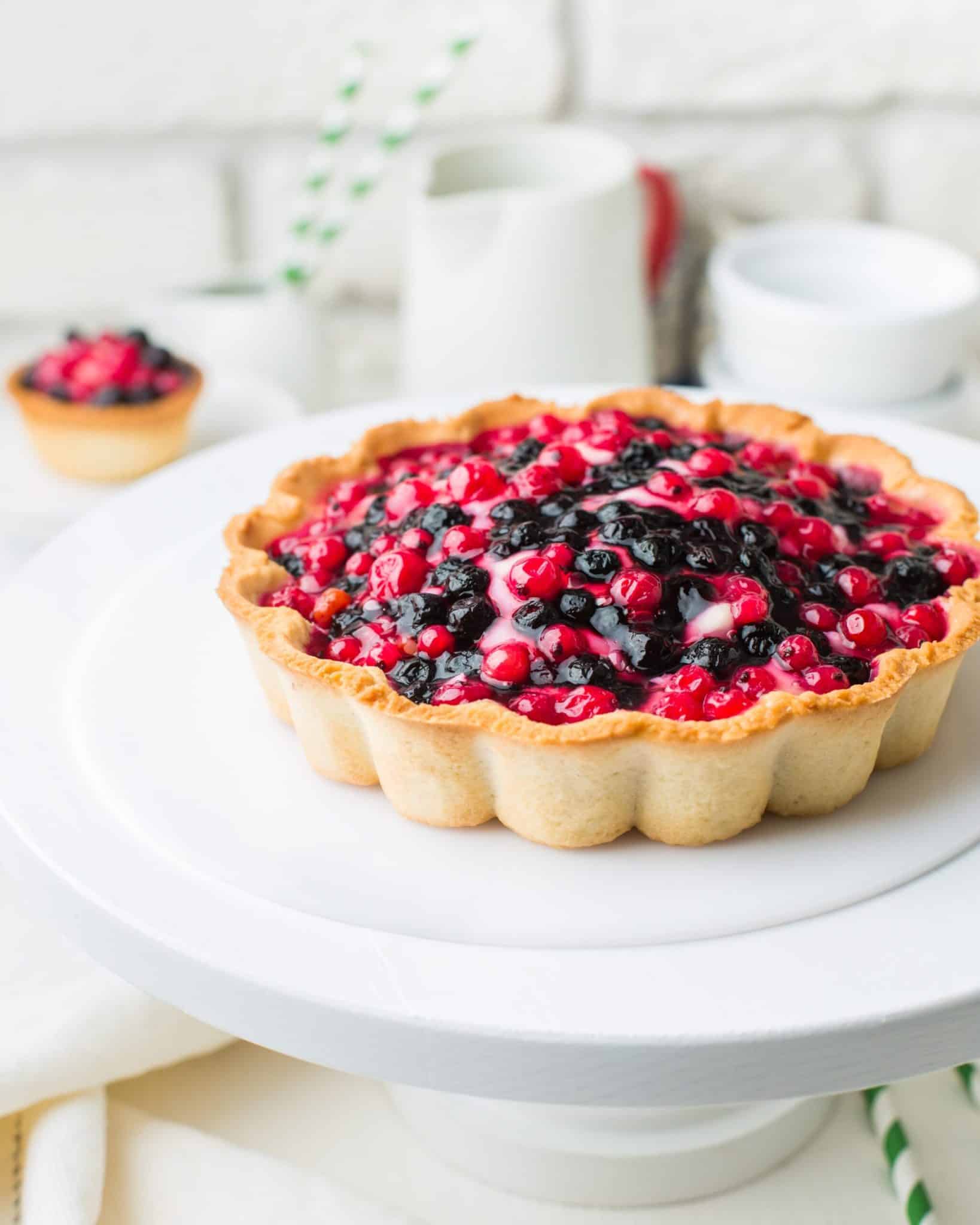 Bursting with Flavor: Berry Tart Pie - A Sweet Delight! - 99 rezepte