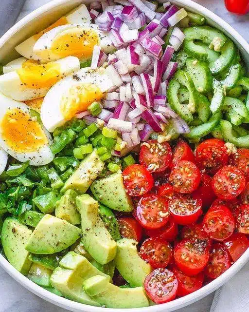 Dieser köstliche Salat entleert den Bauch und reinigt den Körper (Rezept)