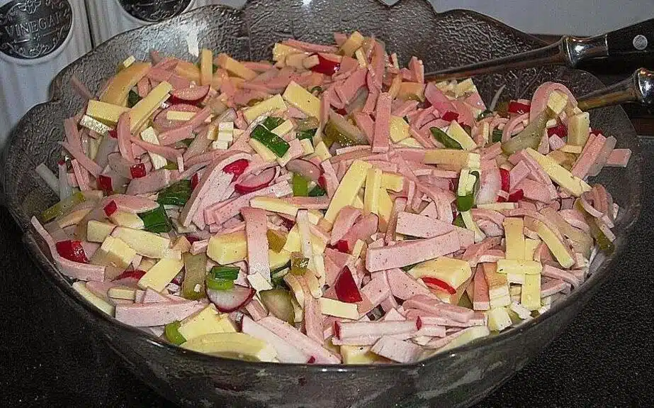 Radieschen Käse Salat, Wintersalat zum sattessen!
