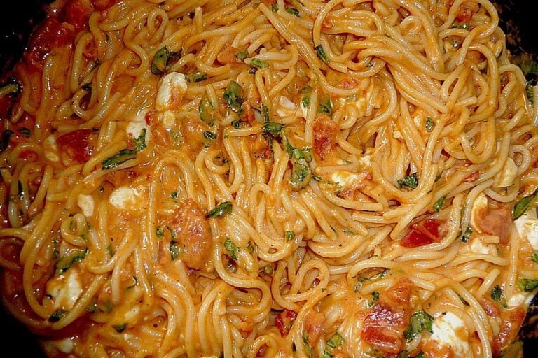 Schmeckt einfach wahnsinnig gut: Mozzarella Spaghetti Sauce das essen einfach alle!