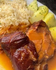 kassler mit sauerkraut und kartoffeln