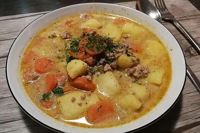 omas möhreneintopf mit hackfleisch