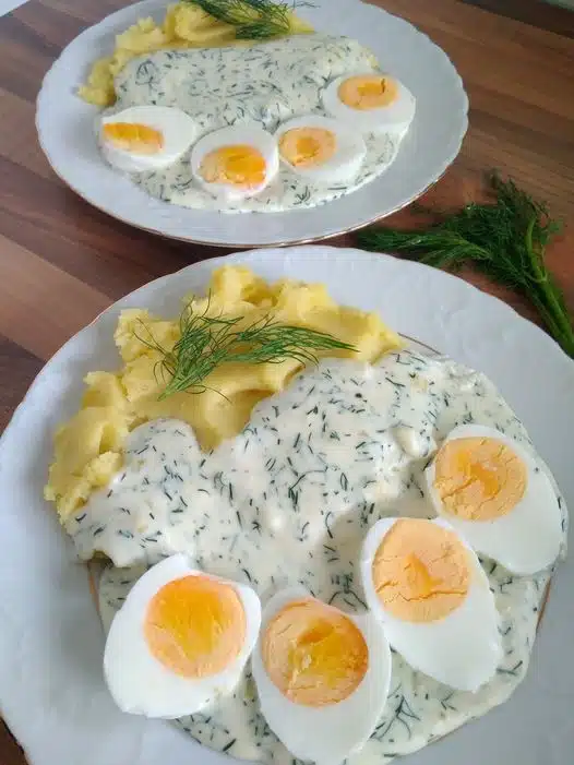 Eier in Dillsoße mit Kartoffeln