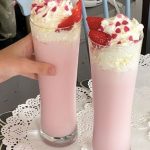 Erdbeer-Milchshake mit nur 3 Zutaten, so lecker und gesund