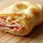 Gefullter Blatterteigstrudel