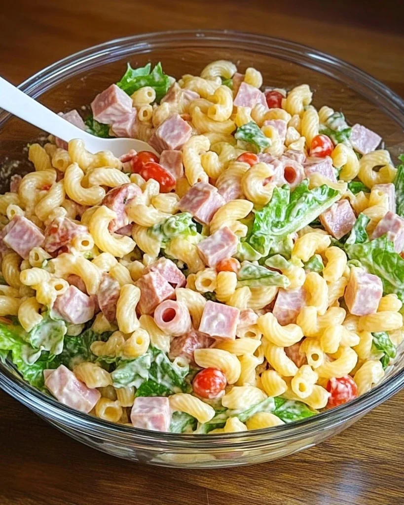 Schmackhafter Nudelsalat mit Joghurt, ideal für Sommergerichte