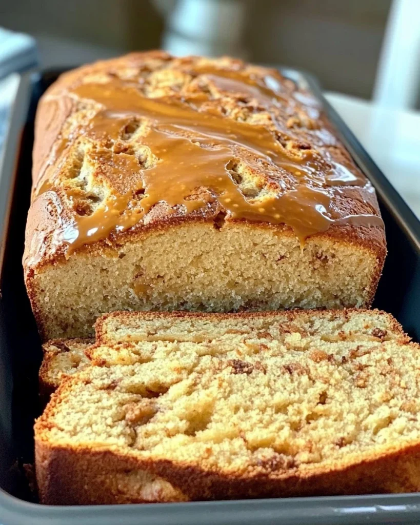 Saftiger Nusskuchen mit Nüssen und Glasur