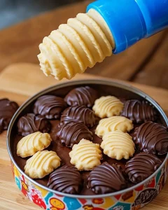 Eine Auswahl von hausgemachtem Spritzgebäck auf einem Teller