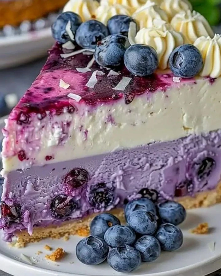 Weißer Schokoladen-Blaubeer-Käsekuchen