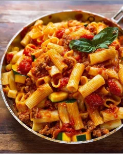 Leckere amerikanische Pasta, schnell zubereitet und äußerst beliebt.