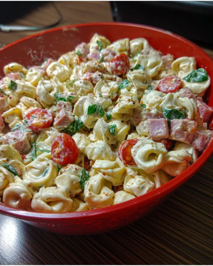 Schneller Tortellini-Salat zum Grillen mit frischen Zutaten