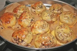 Champignons gefüllt mit Gouda und Hackfleisch, leckeres Rezept