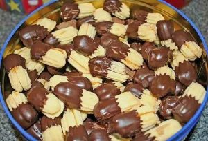 Omas leckeres Spritzgebäck, schnell und einfach in nur 3 Minuten zubereitet.