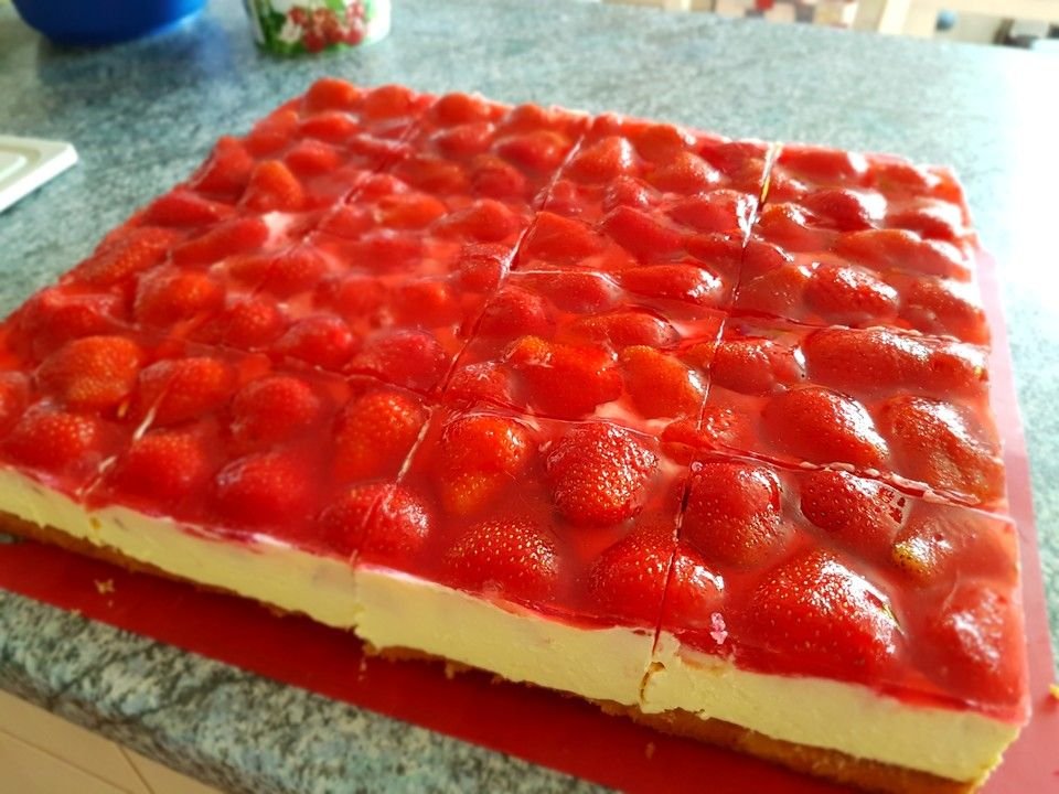 Erdbeerkuchen mit Schmand – Vanillecreme