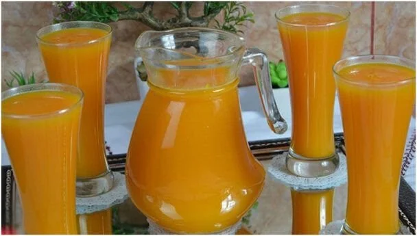 Solero Bowle Rezept mit frischen Früchten und erfrischenden Aromen.