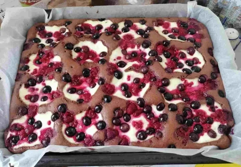 Schneller Kirschkuchen in nur 3 Minuten, ideal für süße Momente